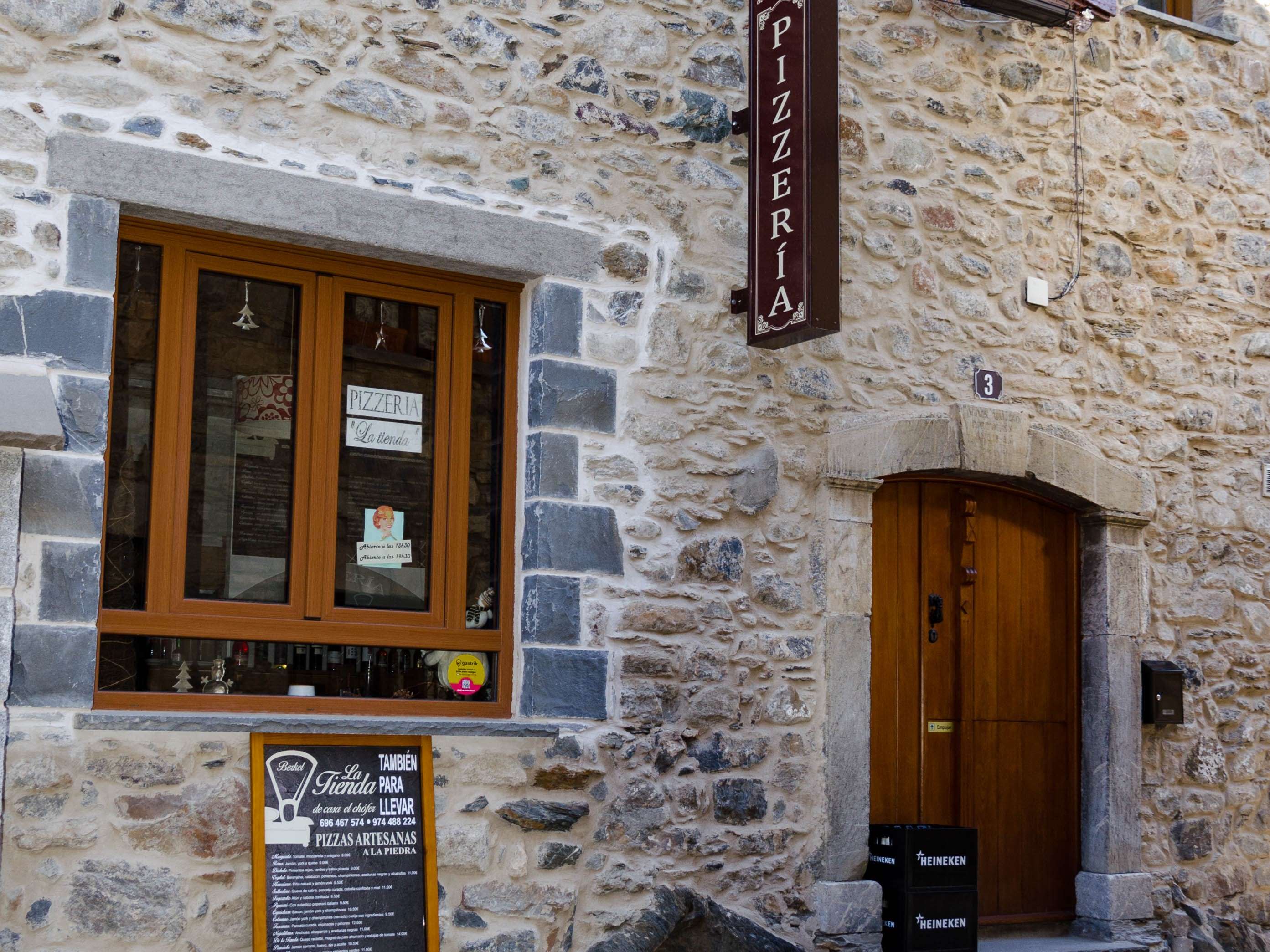 Pizzería La Tienda
